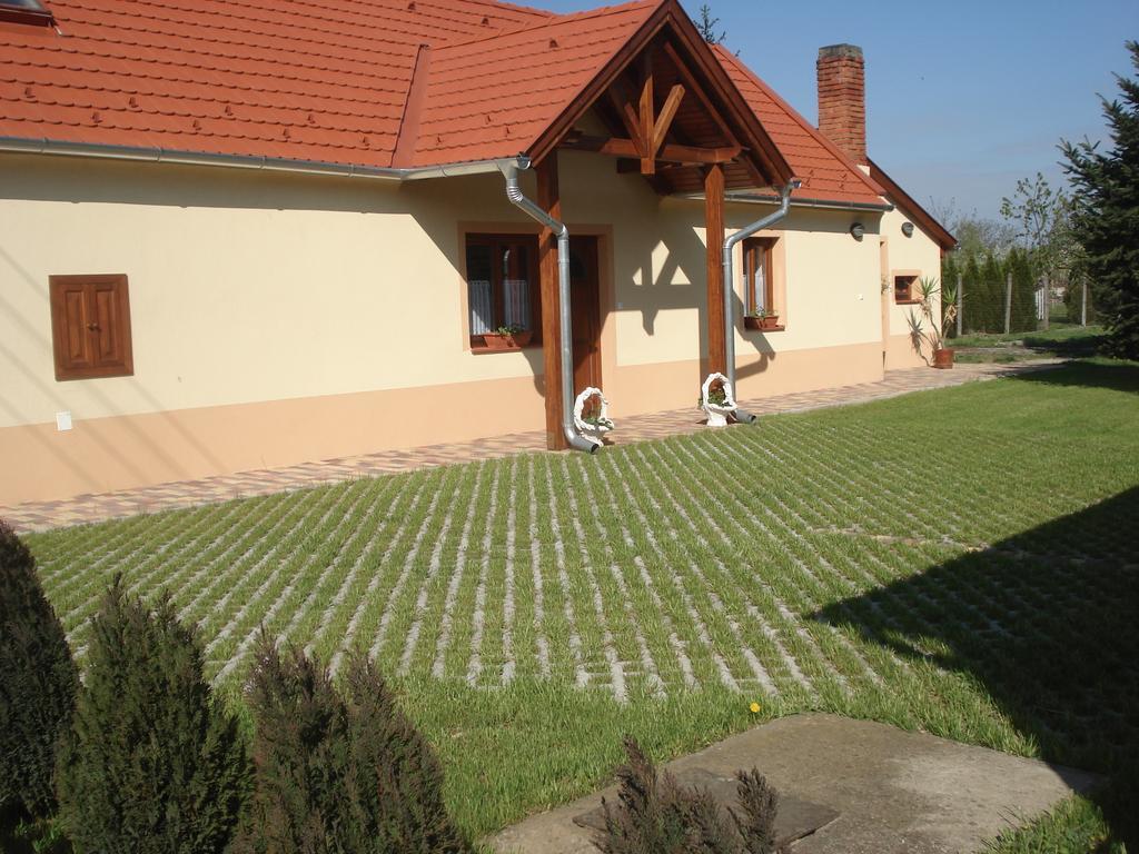 Gerendás Vendégház Sotony Esterno foto